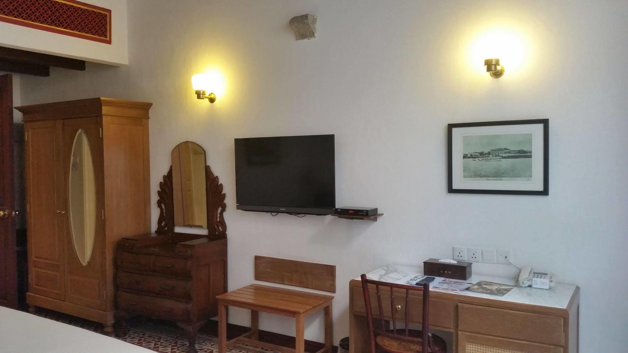 Nam Keng Hotel Penang Джордж Таун Екстериор снимка