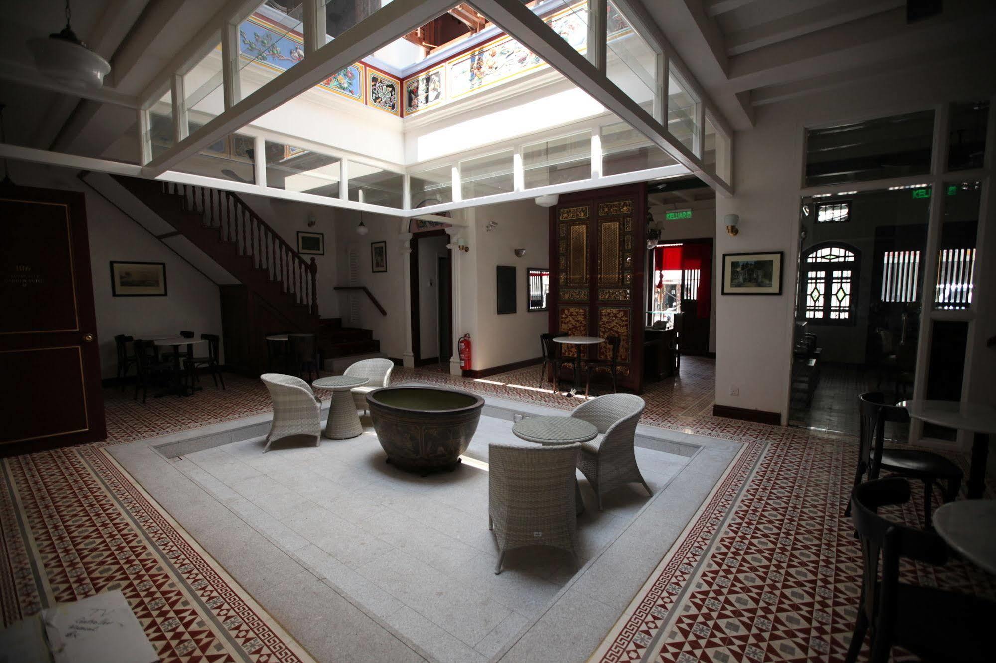 Nam Keng Hotel Penang Джордж Таун Екстериор снимка